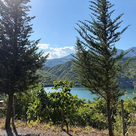Lakeview Escape * Koman